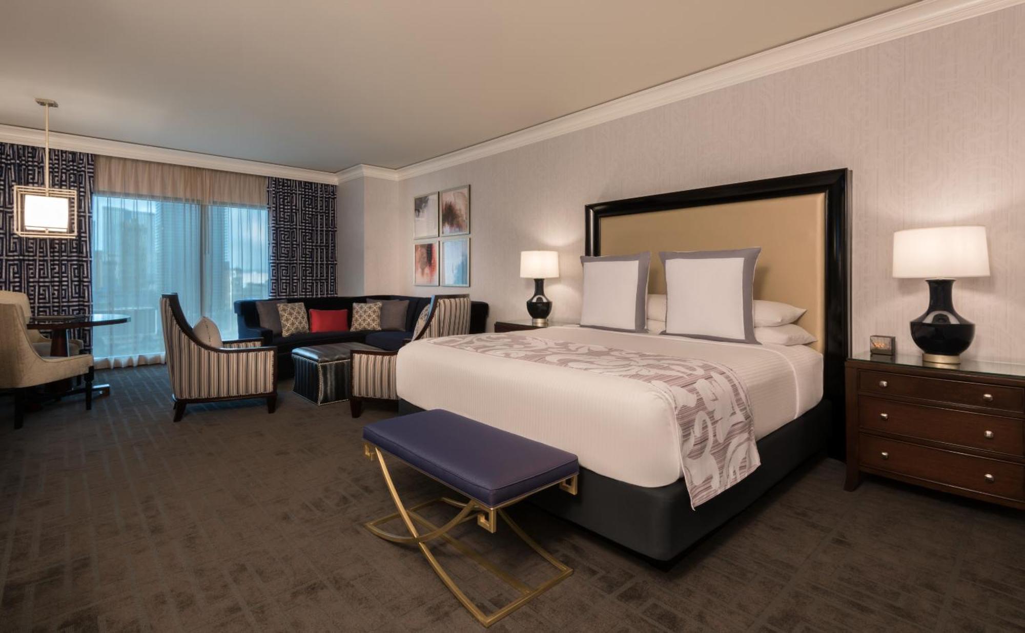 Caesars Palace Hotel & Casino Las Vegas Esterno foto A guest room at the Renaissance Austin