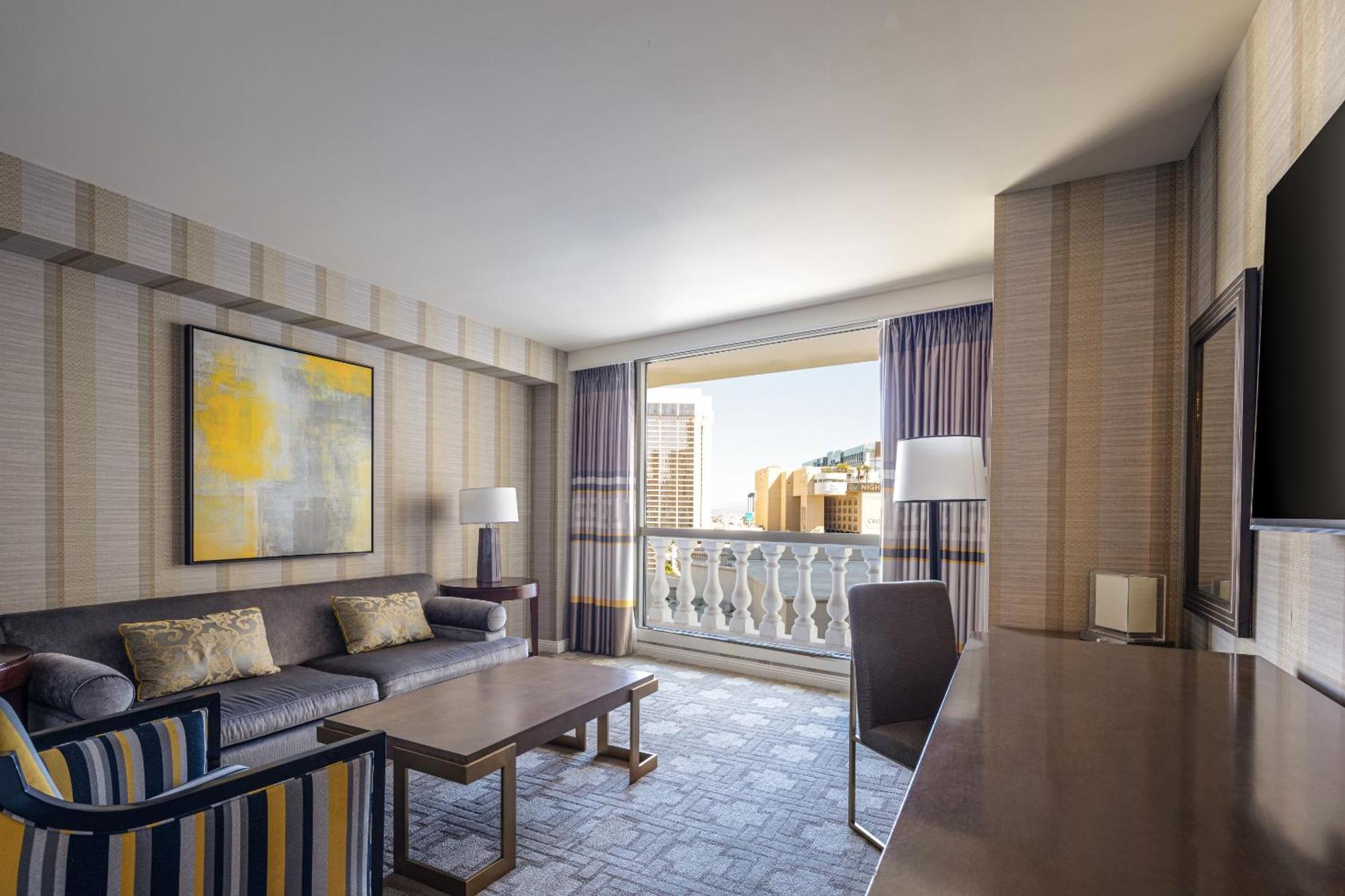 Caesars Palace Hotel & Casino Las Vegas Esterno foto A guest room at the new Ritz-Carlton, San Francisco