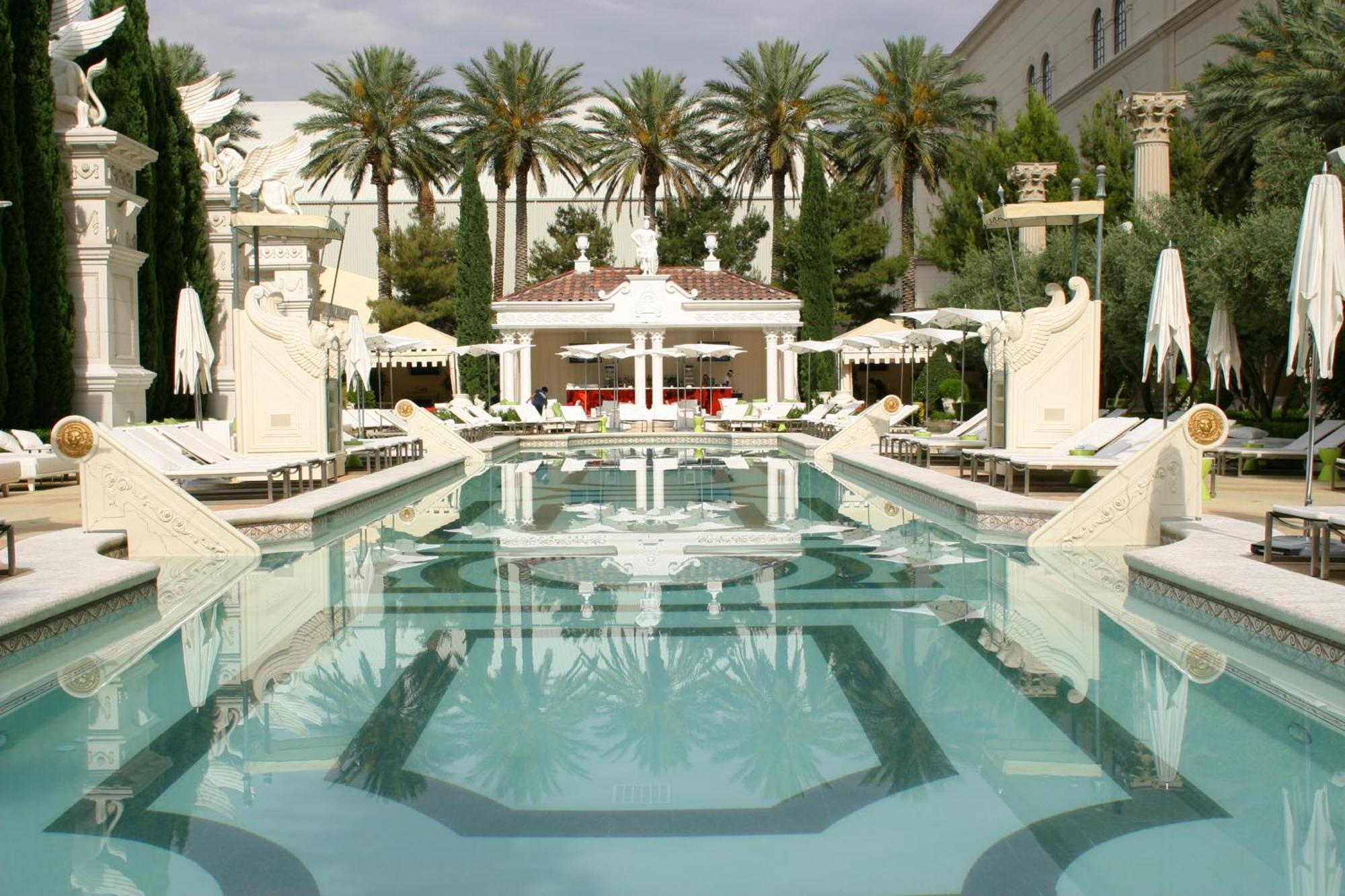 Caesars Palace Hotel & Casino Las Vegas Esterno foto The pool at Bellagio